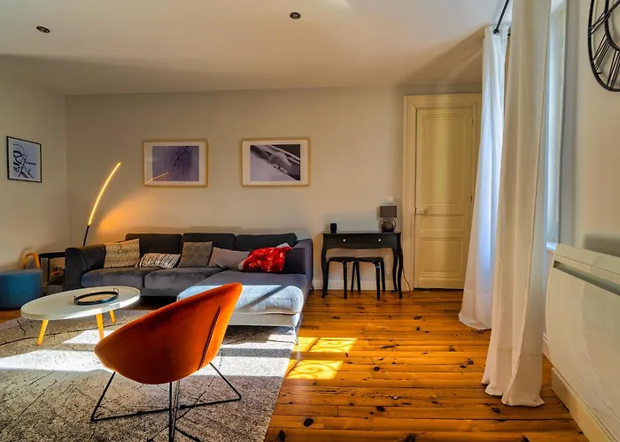 Au Dessus Des Toits *