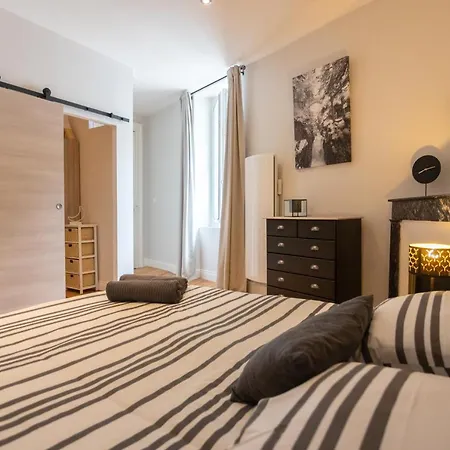 アパート Au Dessus Des Toits