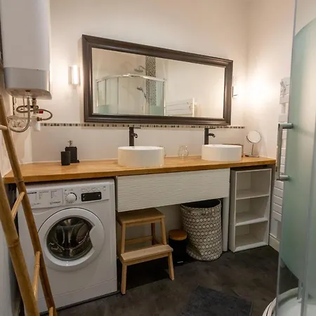 Apartment Au Dessus Des Toits