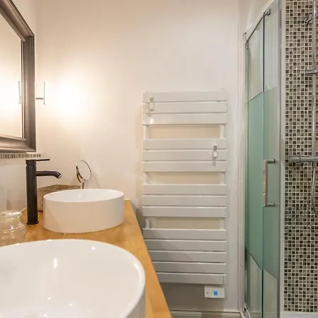 アパート Au Dessus Des Toits