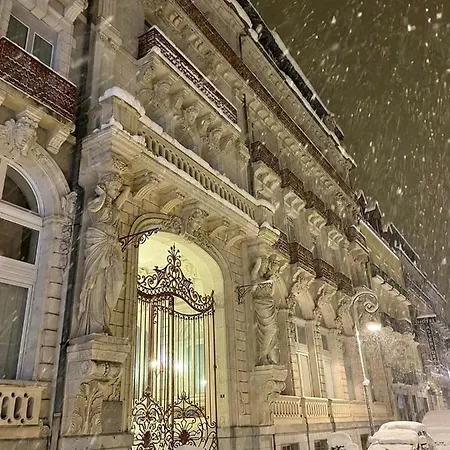 Apartment Au Dessus Des Toits
