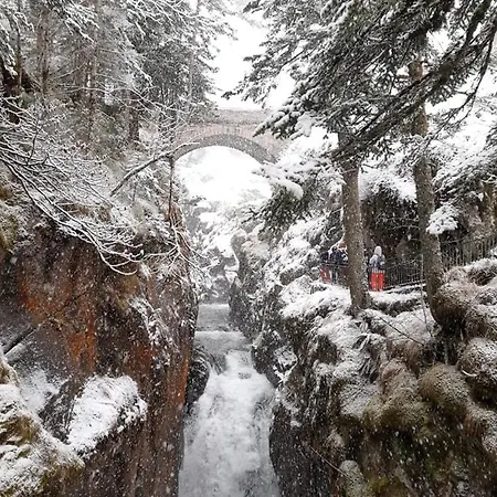 Au Dessus Des Toits *