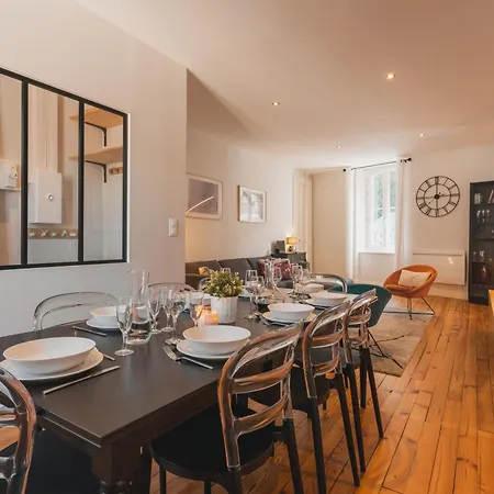 Au Dessus Des Toits * קאוטרט