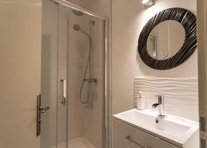 Au Dessus Des Toits Cauterets